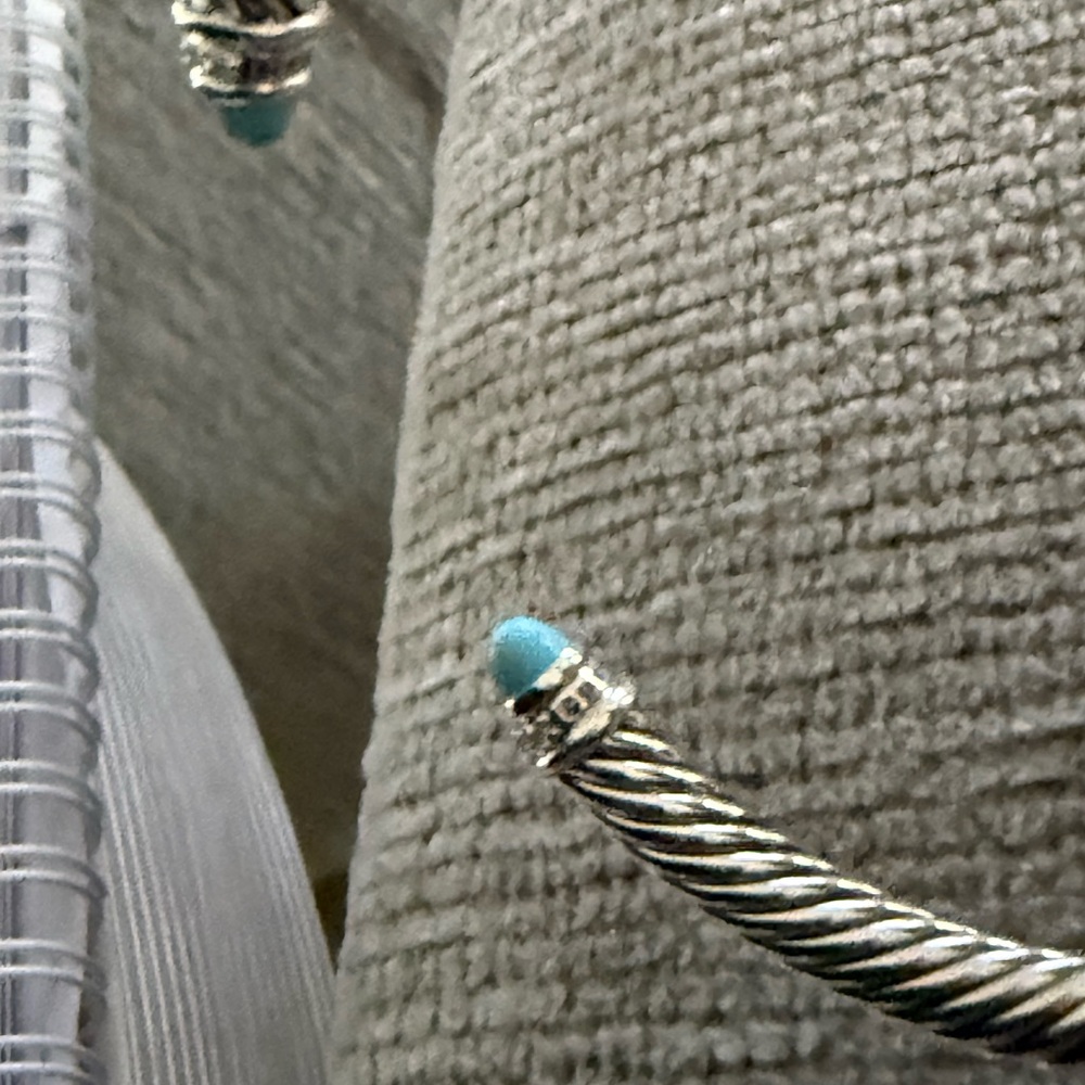 David Yurman turquoise with diamonds New
5mm cuff sz Large - Picture 2 of 3